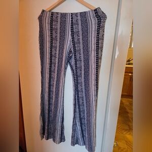 Design Lab Lord & Taylor Groovy Bohemian Bellbottom Stretchy Pants